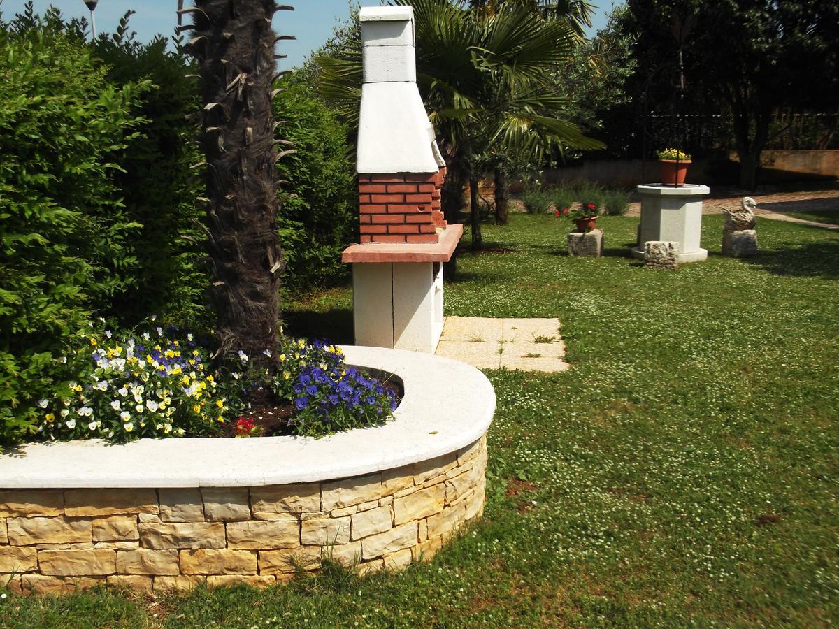Villa Nina Porec Exterior photo